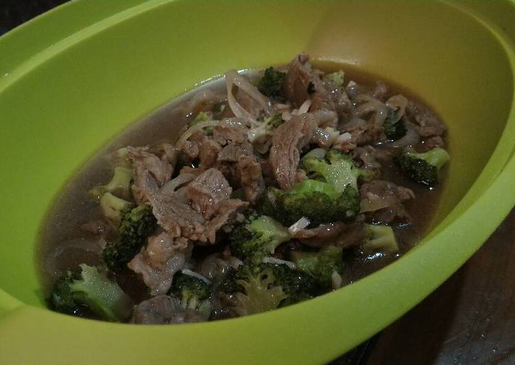 bahan dan cara membuat Cah Brokoli Daging Sapi