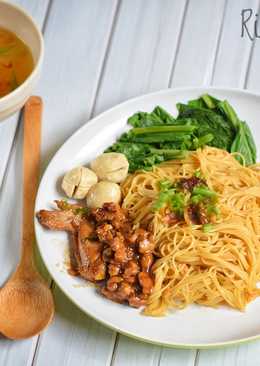 Mie ayam (mie yamin uleg)