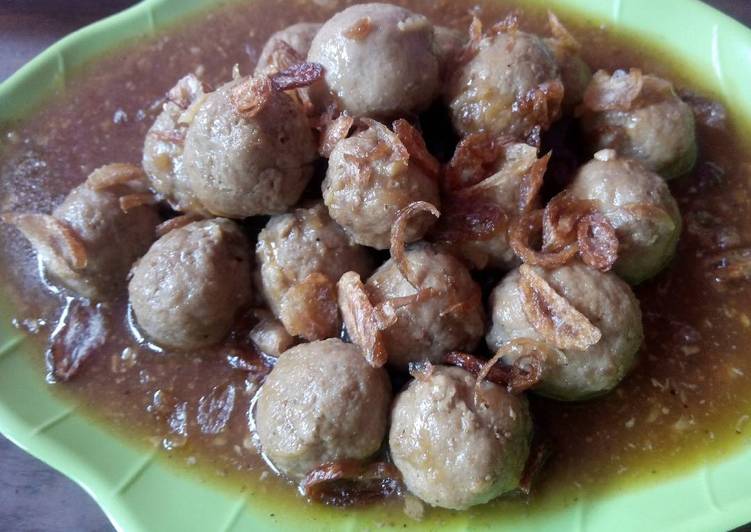 resep masakan Bola daging asam manis sedap.