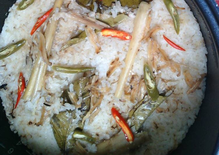 resep lengkap untuk Nasi Liwet Teri