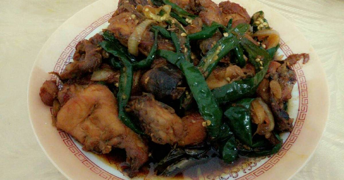  Resep Ayam Kecap Cabe Hijau oleh Riza Armindyarni Cookpad