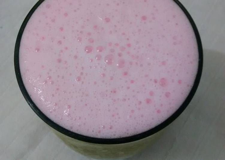 gambar untuk resep makanan Strawberry Milkshake seadanya mudah cepat super simple