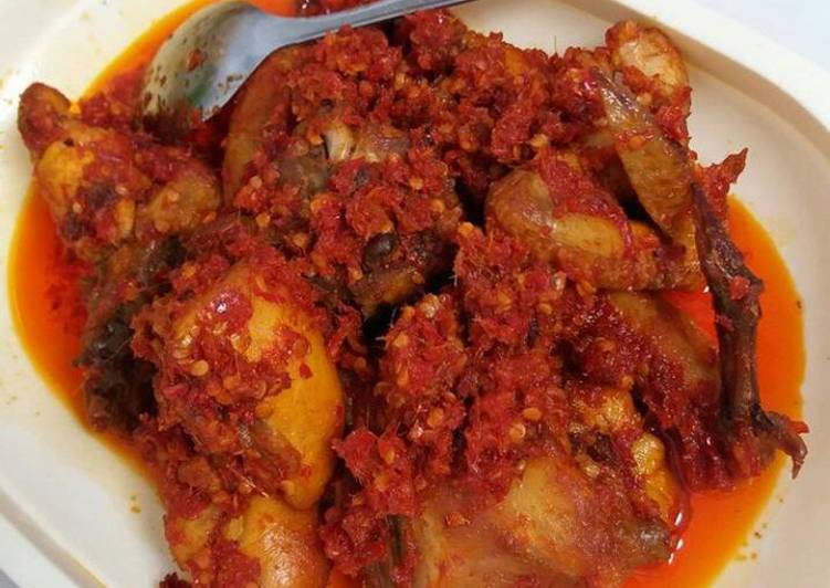 resep lengkap untuk Ayam goreng balado