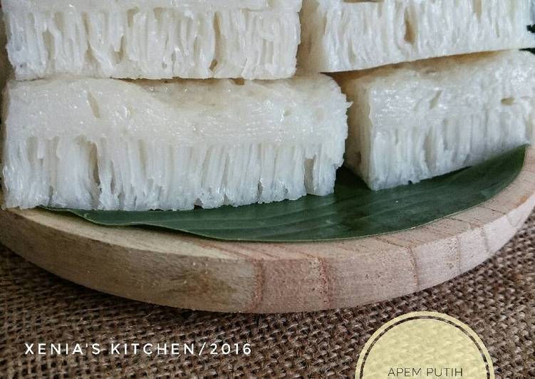 bahan dan cara membuat Apem Putih/Pak Thong Koh/Steamed White Sugar Cake