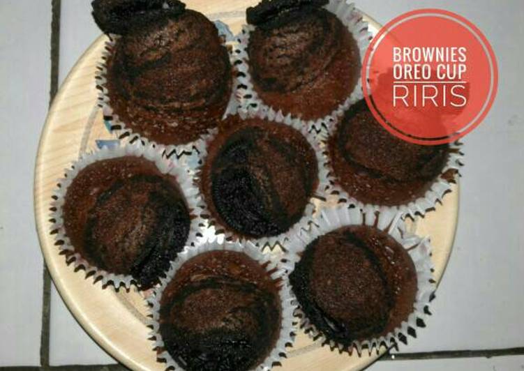 gambar untuk cara membuat Brownies Oreo Cup