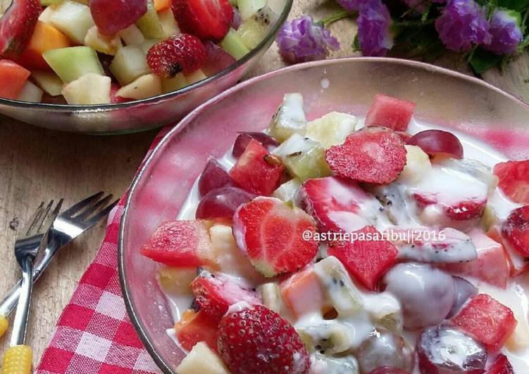 cara membuat Salad buah yogurt