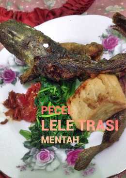 Pecel lele trasi mentah