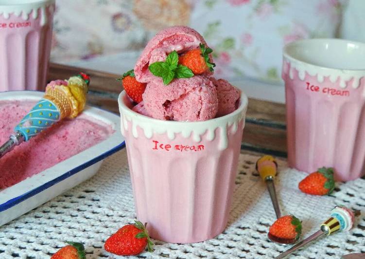 gambar untuk resep makanan Simple Ice Cream Strawberry
