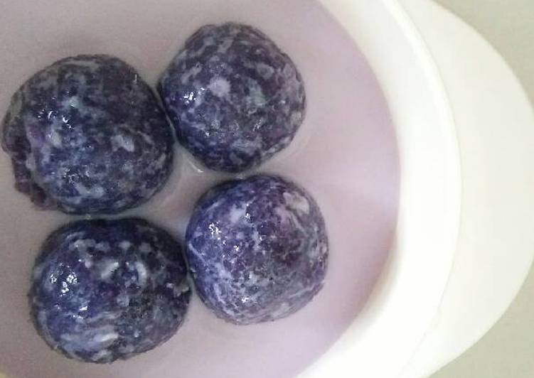 resep lengkap untuk Teh Bola Ubi Ungu (Taro Ball Milk Tea)