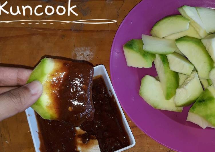  Resep Rujak cocol pedas sepedas omongannya oleh Kunkun 