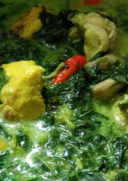 Gulai ayam daun singkong