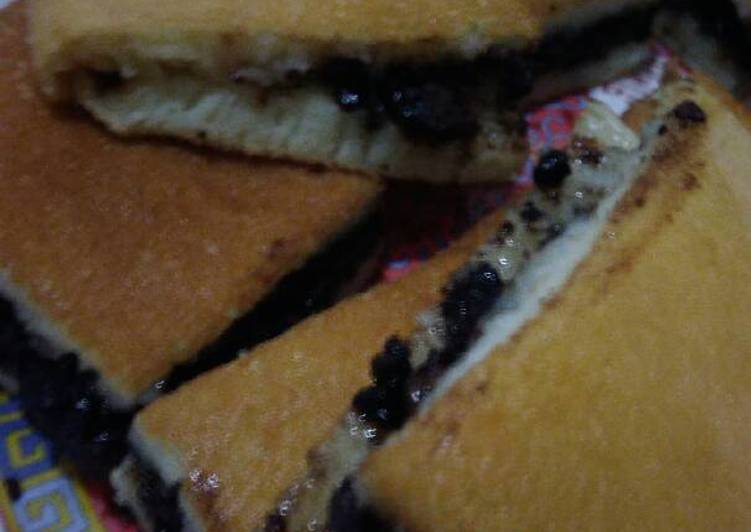 bahan dan cara membuat My first martabak manis