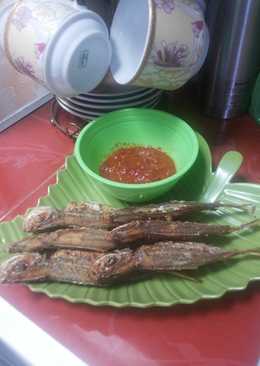 Ikan goreng sambal mentah