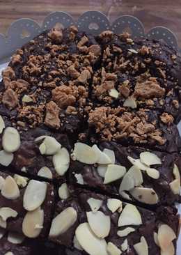 Brownies Panggang dengan kombinasi Almond-Keju