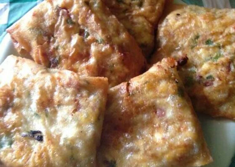 Resep Martabak isi kornet telur n tahu Oleh Riska Purnama