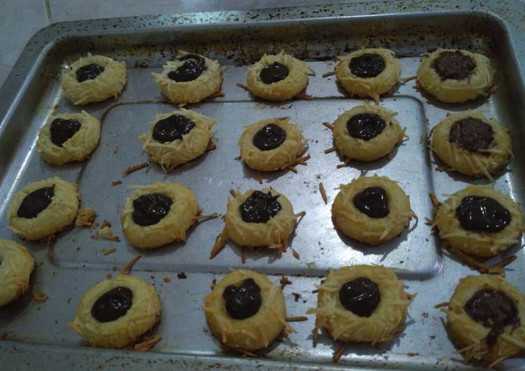 resep masakan 29. Thumbprint cookies filling coklat by Tintin rayner????