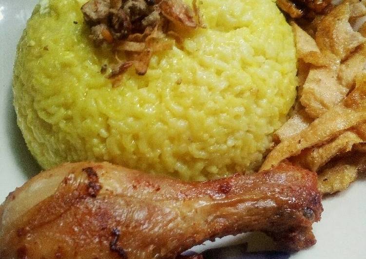 resep masakan Nasi Kuning Magiccom ??????