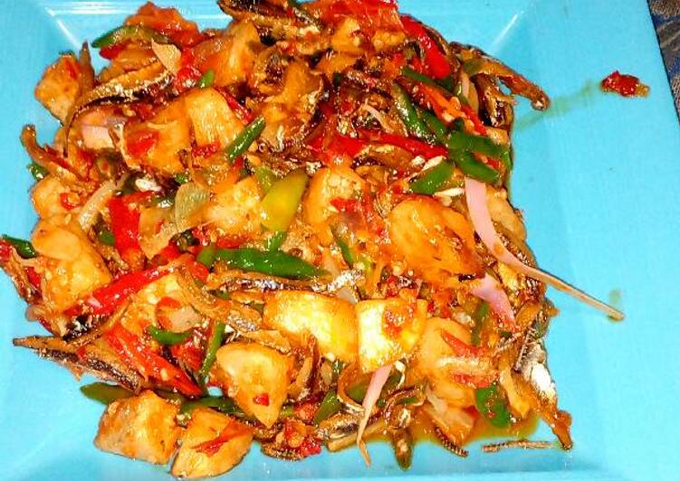 resep Ikan teri kentang oseng cabe hijau