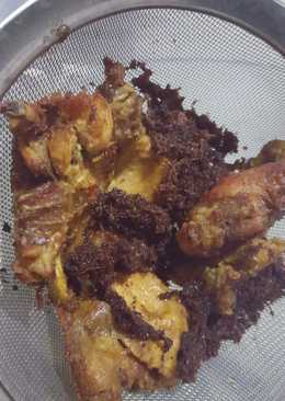 Ayam goreng kuning lengkuas