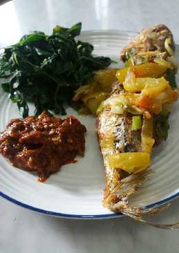 Ikan Kembung Tumis Tomat