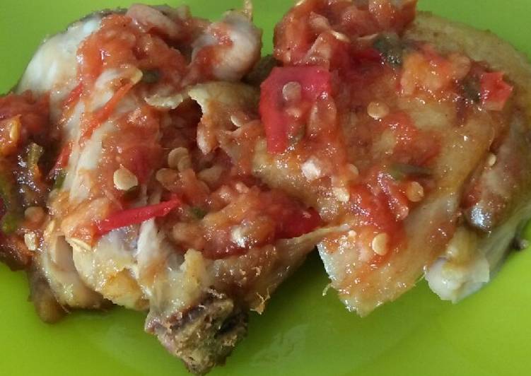 resep lengkap untuk Ayam penyet ala Penyet Surabaya