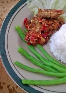 Tempe bakar penyet sambal pecak