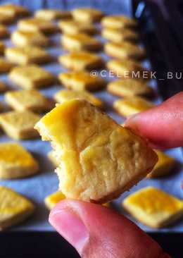 Salted egg yolk cookies