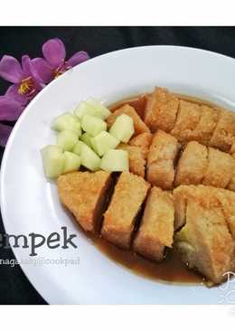 Pempek... ekonomis, praktis, lembut dan kenyal