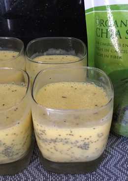 Mango smoothies chia seeds