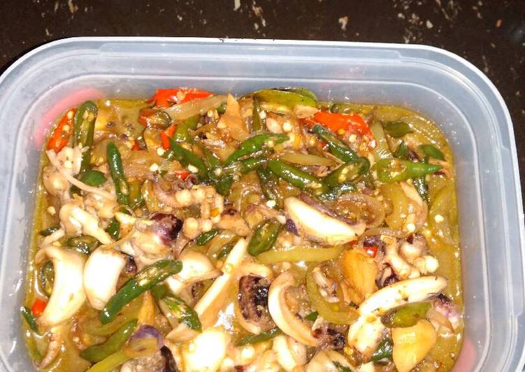 resep lengkap untuk Oseng cumi cabe ijo