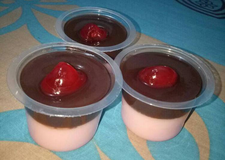 resep masakan Puding Susu Stawberry-Coklat Ceri