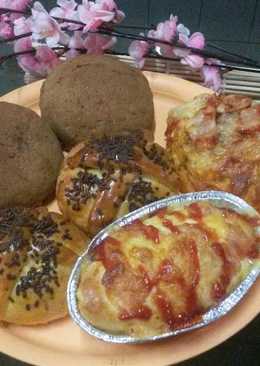 Polo coffee bun,pizza and smoked chicken bun