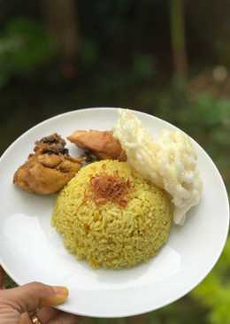 Nasi kebuli ayam magic com instan