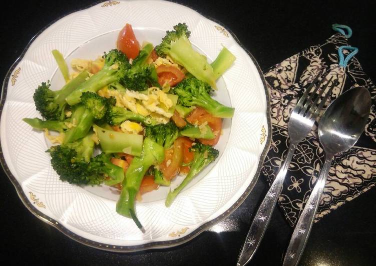 resep lengkap untuk Brokoli Tomat Ca Bawang Putih