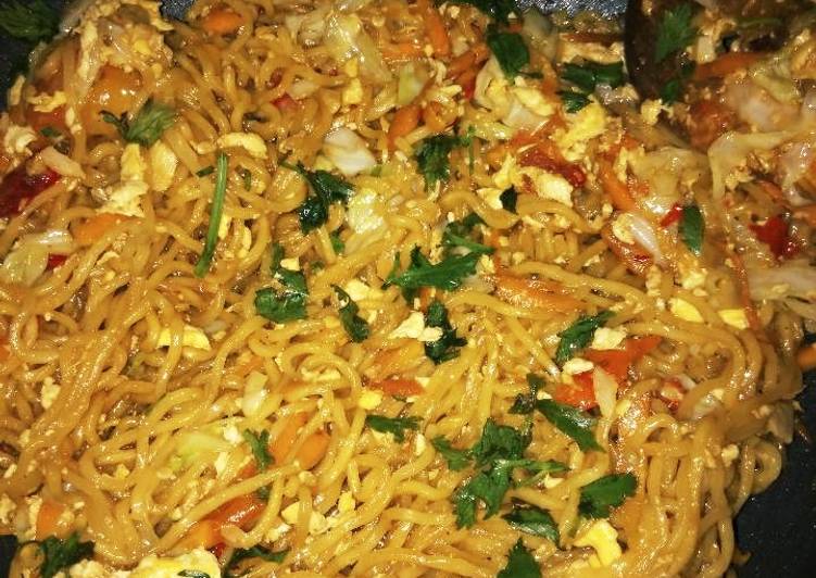 bahan dan cara membuat Mie goreng enak resep praktis