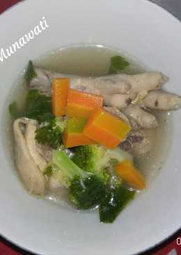 Sop ayam ceker wortel brokoli