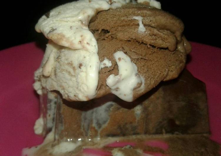 Puding coklat topping ice krim
