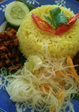 Nasi kuning komplit ala Pawon Anna yude