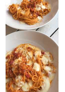 Spaghetti bolognese mozarella (super simple)