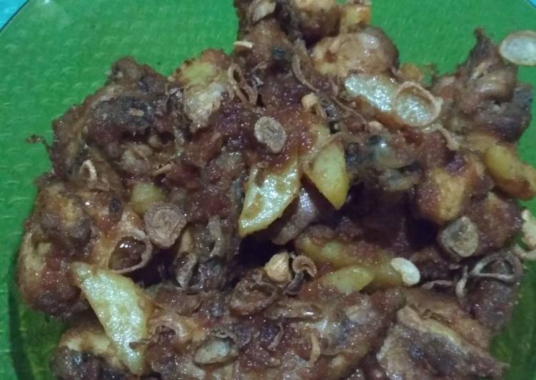 Resep Ayam goreng kentang Karya Ummi Abid Kitchen's
