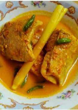 Gulai daging sapi kuah kuning