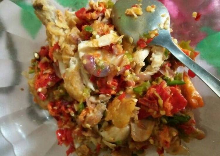  Resep  Ayam  Geprek  Pedas  Nampol oleh Uci Mandasari Cookpad