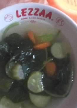 Sayur bening bayam seadanya.