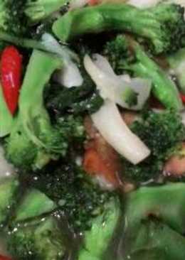 Sayur bening brokoli jamur tiram