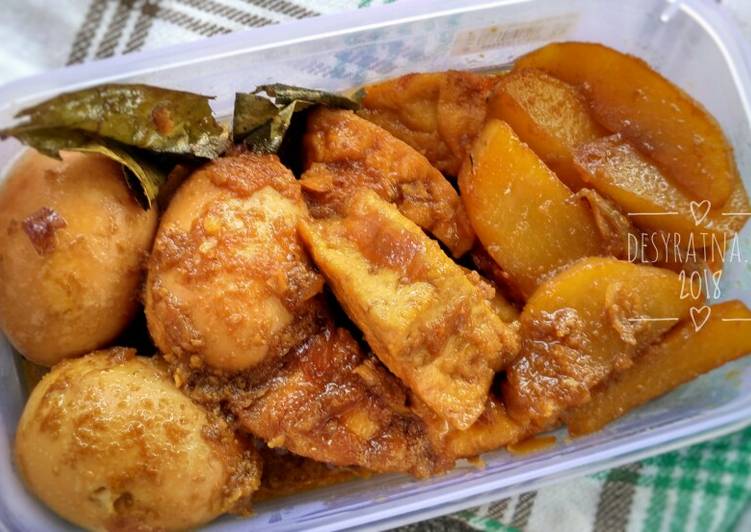 cara membuat Semur telor tahu kentang