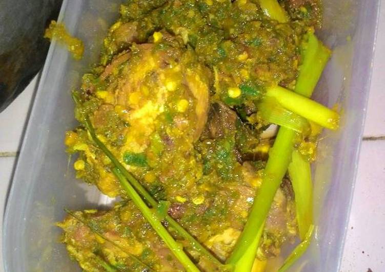  Resep  Ayam  goreng balado hijau  oleh Tresna Ratu Cookpad