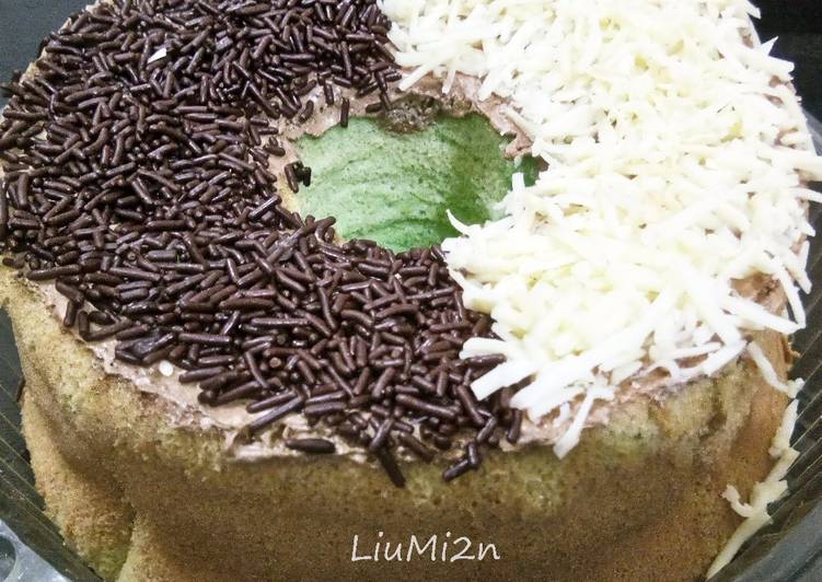 resep makanan Sifon / chiffon Cake Pandan Topping Cream Moca coklat keju anti gagal