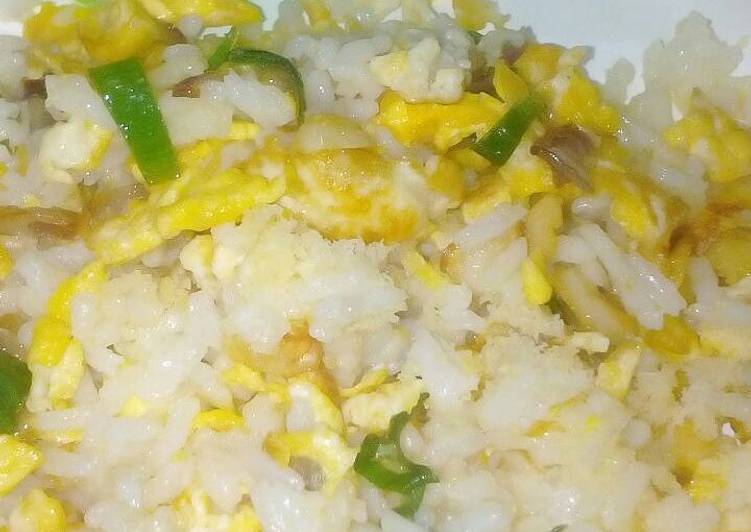 gambar untuk resep MPASI 1 Tahun - Nasi Goreng Telur Ayam Kampung