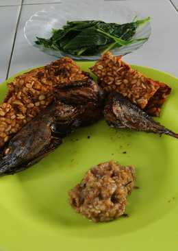 Ikan Tongkol Goreng Kunyit