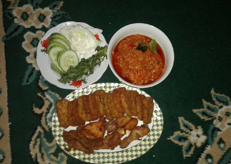Ayam & Tempe Goreng/ Pecel Ayam #BikinRamadhanBerkesan